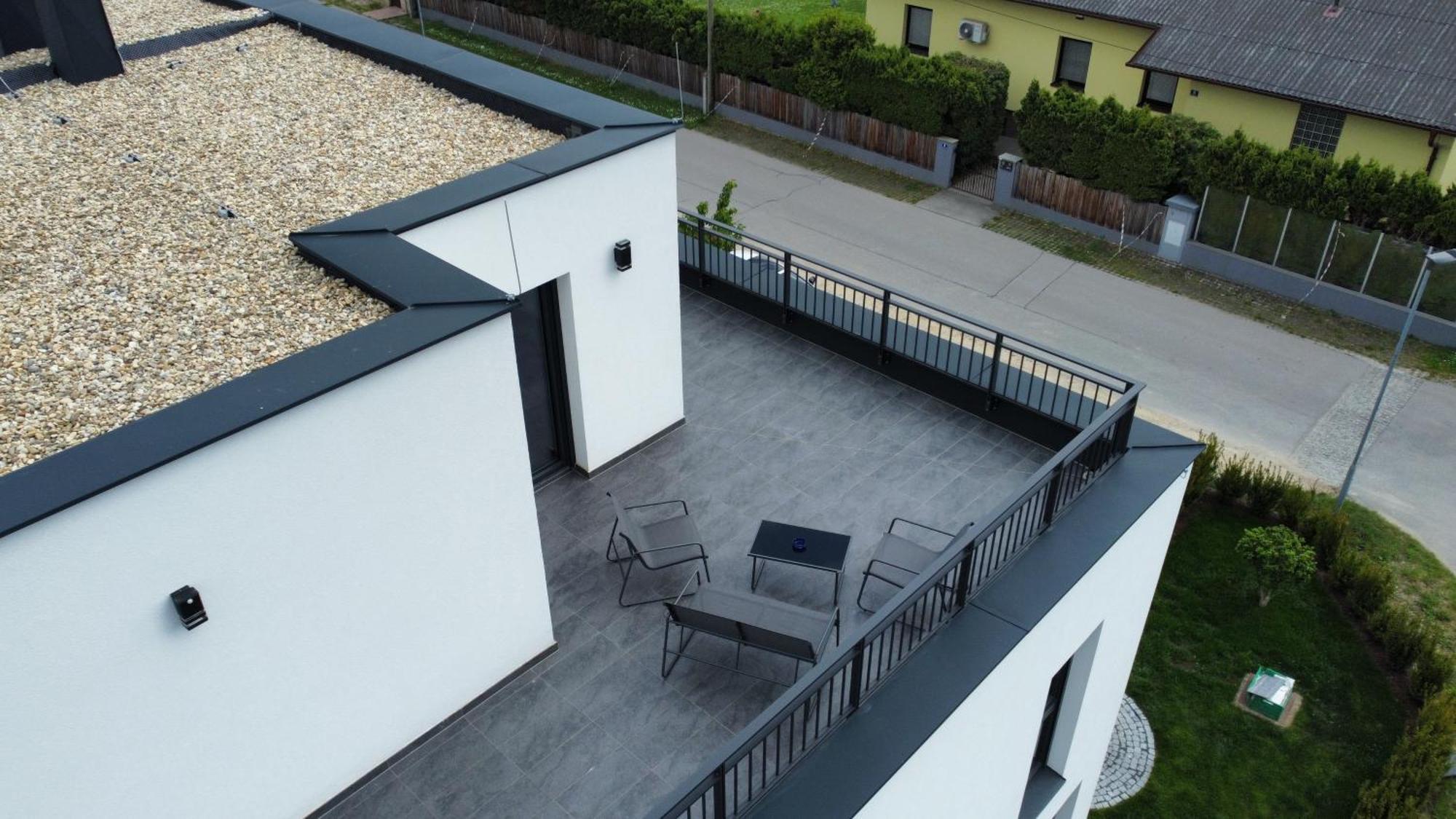 Weisses Haus Daire Gerasdorf bei Wien Dış mekan fotoğraf